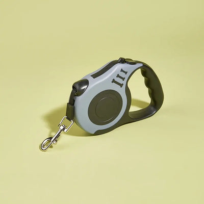 Lightweight auto-lock leash perfect for daily dog walks