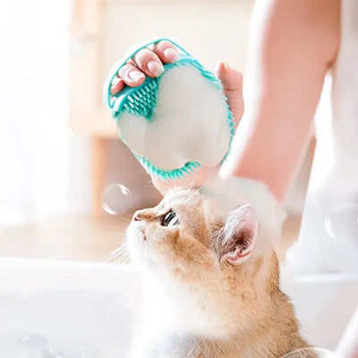 Comfortable and safe massage brush for pet bathing routine