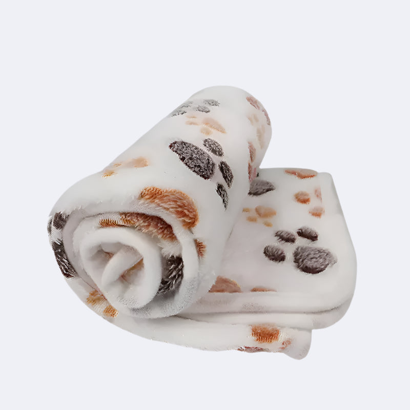 Cozy cartoon pet blanket in soft fleece, perfect for cats and small dogs