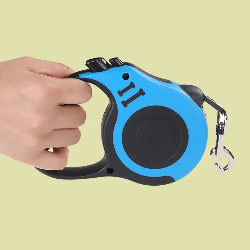 Easy-grip auto-lock leash designed for dogs of all sizes